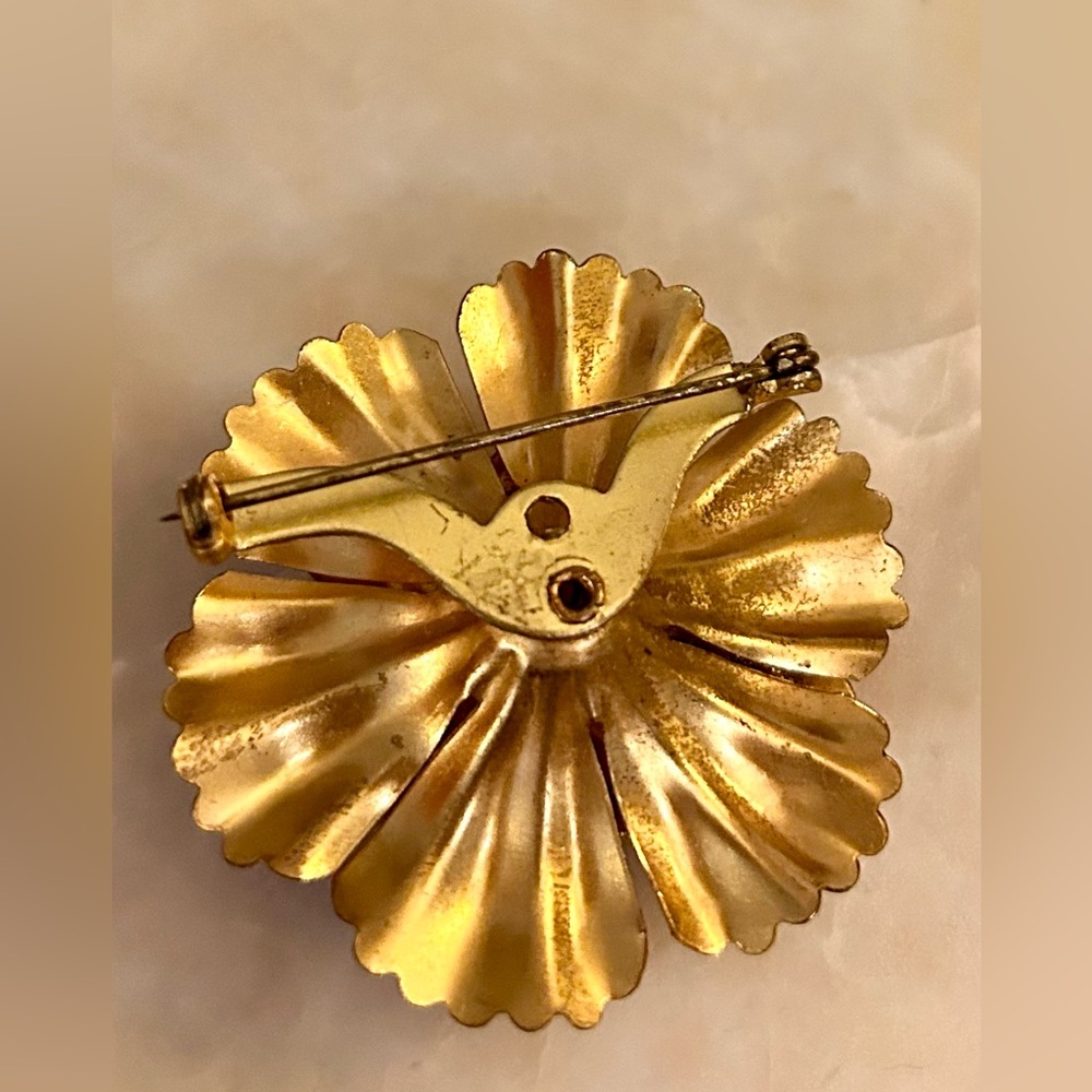 Vintage Pink Painted Metal Carnation Brooch - Picture 7 of 11